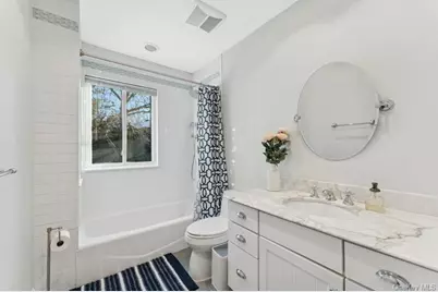 17 Windsor Gate Drive, North Hills, NY 11040 - Photo 19