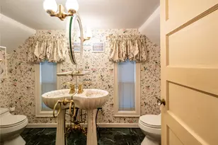 64 Plandome Ct, Manhasset, NY 11030 - Photo 11