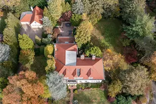 64 Plandome Ct, Manhasset, NY 11030 - Photo 3