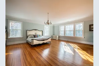 64 Plandome Court, Manhasset, NY 11030 - Photo 13