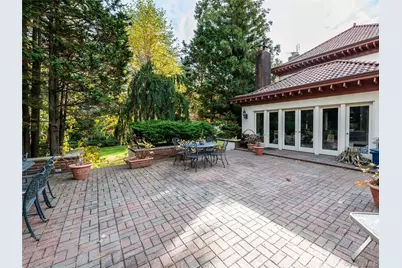 64 Plandome Court, Manhasset, NY 11030 - Photo 19