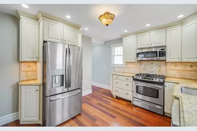 191 Smith Avenue, Islip, NY 11751 - Photo 11
