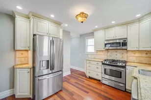 191 Smith Ave, Islip, NY 11751 - Photo 11
