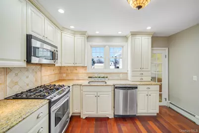 191 Smith Avenue, Islip, NY 11751 - Photo 9