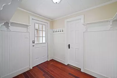 191 Smith Avenue, Islip, NY 11751 - Photo 13