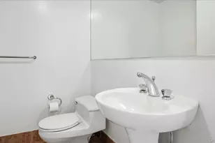 100 Cutter Mill Rd, Great Neck, NY 11021 - Photo 13