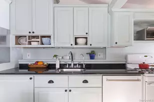 3 Vine Rd, Rocky Point, NY 11778 - Photo 5