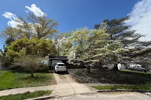 16 Avenue J, Ronkonkoma, NY 11779 - Photo 3