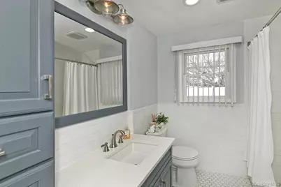 18 Vassar Lane, Hicksville, NY 11801 - Photo 19