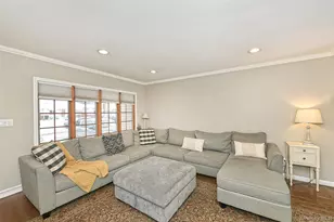 18 Vassar Ln, Hicksville, NY 11801 - Photo 9