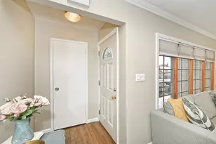 18 Vassar Ln, Hicksville, NY 11801 - Photo 7