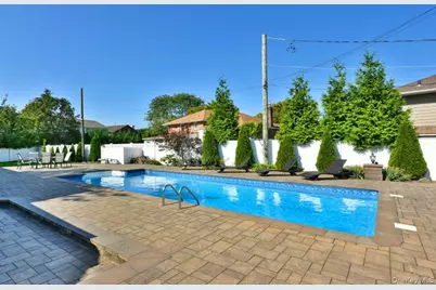 3 Berryhill Lane, Bethpage, NY 11714 - Photo 37