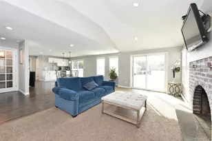 3 Berry Hill Ln, Bethpage, NY 11714 - Photo 5