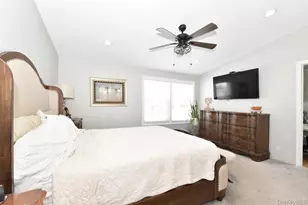 3 Berry Hill Ln, Bethpage, NY 11714 - Photo 11