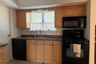 9 Hayrick Ln, Commack, NY 11725 - Photo 13