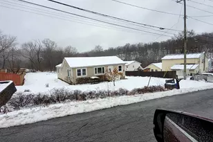 8 Orchard Lake Dr, Monroe, NY 10950 - Photo 3