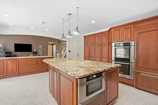 1010 Pine View, New Windsor, NY 12553 - Photo 15