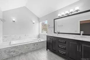 1010 Pine View, New Windsor, NY 12553 - Photo 11