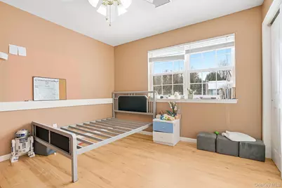 1010 Pine View, New Windsor, NY 12553 - Photo 23