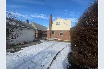 227-50 Murdock Avenue, Queens Village, NY 11429 - Photo 15