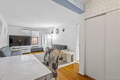 50-21 39th Place #4H, Sunnyside, NY 11104 - Photo 3