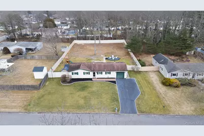 167 8th Avenue, Holtsville, NY 11742 - Photo 15