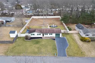 167 8th Ave, Holtsville, NY 11742 - Photo 15