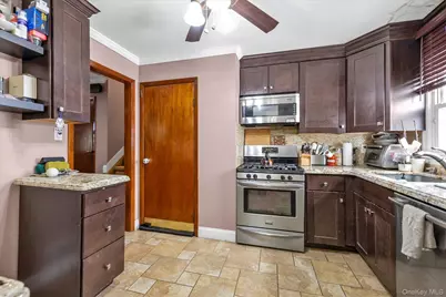 16 Layton Street, Freeport, NY 11520 - Photo 7