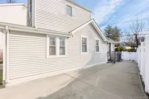 95 Sound Beach Blvd, Sound Beach, NY 11789 - Photo 9