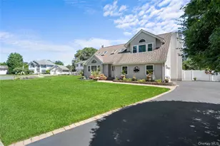 3 Crystal Brook Ct, Islip, NY 11751 - Photo 3