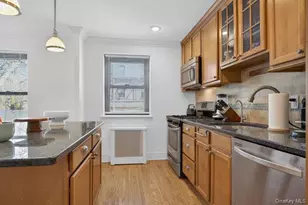 46 Terrace Cir, Great Neck, NY 11021 - Photo 5