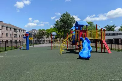 46 Terrace Circle #1B, Great Neck, NY 11021 - Photo 13