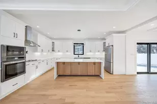 45 Ramble Ln, Levittown, NY 11756 - Photo 17