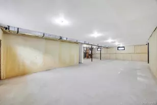 45 Ramble Ln, Levittown, NY 11756 - Photo 41