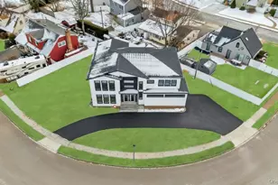 45 Ramble Ln, Levittown, NY 11756 - Photo 47