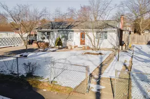 9 Patton St, Brentwood, NY 11717 - Photo 3