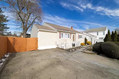 55 Bogart Street, Huntington Station, NY 11746 - Photo 25