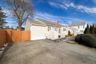 55 Bogart St, Huntington Station, NY 11746 - Photo 25