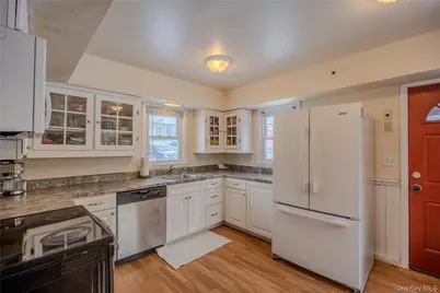 42 W Cedar Street, Poughkeepsie, NY 12601 - Photo 7