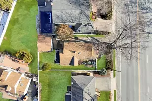 31 Cherry Ave, Bethpage, NY 11714 - Photo 5