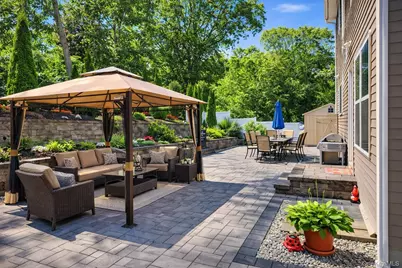 4 Macintosh Lane, Selden, NY 11784 - Photo 19