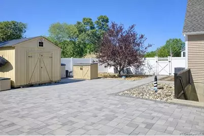 4 Macintosh Lane, Selden, NY 11784 - Photo 21