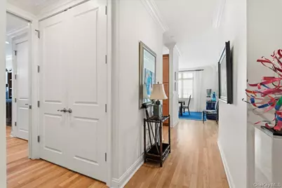 1 Christie Place #207 E, Scarsdale, NY 10583 - Photo 3