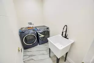 49 Anvil Ln, Levittown, NY 11756 - Photo 41