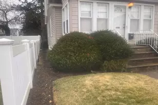 22 Eton St, Valley Stream, NY 11581 - Photo 3