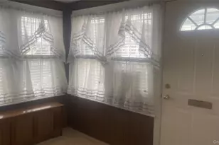 22 Eton St, Valley Stream, NY 11581 - Photo 9