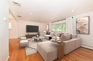 18 Cumberland St, Rockville Centre, NY 11570 - Photo 3