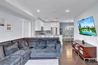 622 Marina Pointe Drive #622, East Rockaway, NY 11518 - Photo 3