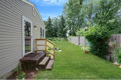 10 Laurie Road, Brentwood, NY 11717 - Photo 25