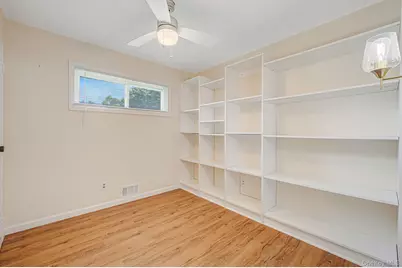 10 Laurie Road, Brentwood, NY 11717 - Photo 15